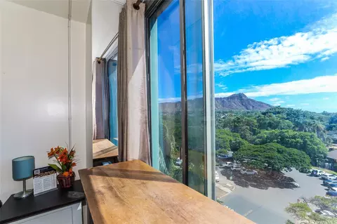 134 Kapahulu Ave #716, Honolulu, HI 96815