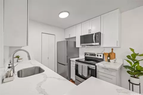 94-527 Lumiaina St #E101, Waipahu, HI 96797