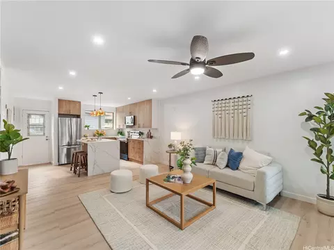 4202 Keanu St #4, Honolulu, HI 96816