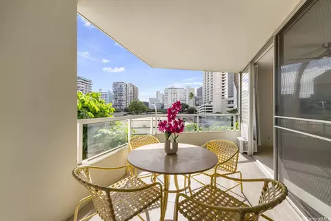 2600 Pualani Way #304, Honolulu, HI 96815