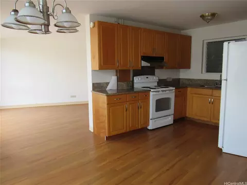 1139 9th Ave #304, Honolulu, HI 96816
