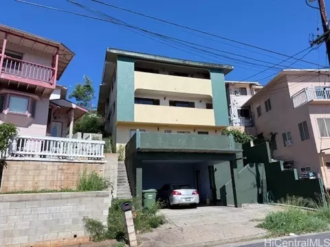 1087 Wiliki Dr, Honolulu, HI 96818