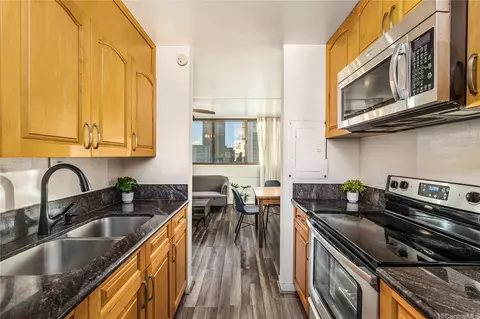 1134 Kinau St #801, Honolulu, HI 96814