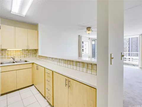 400 Hobron Ln #1815, Honolulu, HI 96815