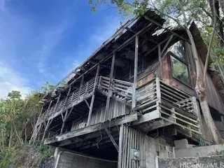 3249 Beaumont Woods Pl, Honolulu, HI 96822