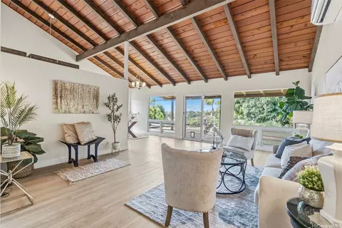 98-1646 Kiawe St, Aiea, HI 96701