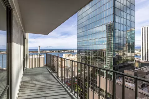 225 Queen St #16A, Honolulu, HI 96813