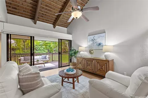 445 Kawailoa Rd #8, Kailua, HI 96734