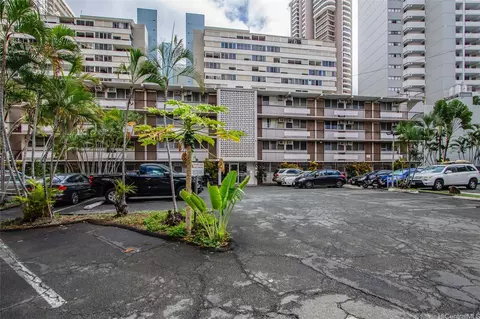 1867 Kaioo Dr #307, Honolulu, HI 96815