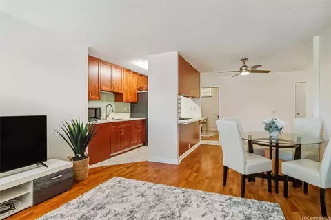 60 N Kuakini St #1F, Honolulu, HI 96817