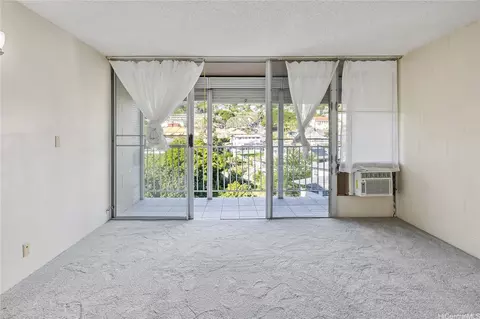 1687 Pensacola St #804, Honolulu, HI 96822