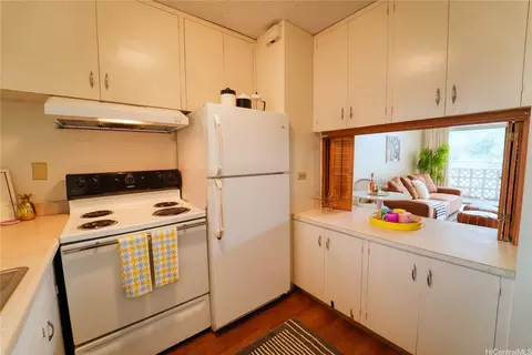 1323 Makiki St #A301, Honolulu, HI 96814