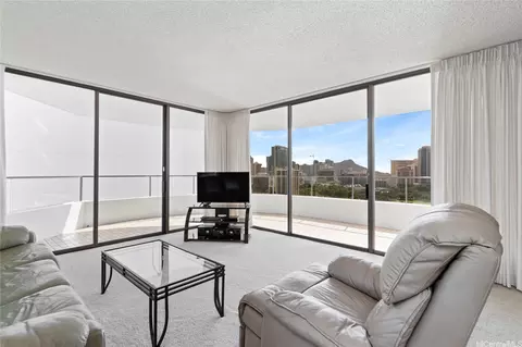 1910 Ala Moana Blvd #19D, Honolulu, HI 96815