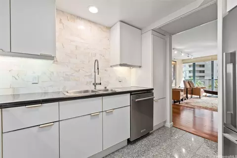 1888 Kalakaua Ave #907, Honolulu, HI 96815