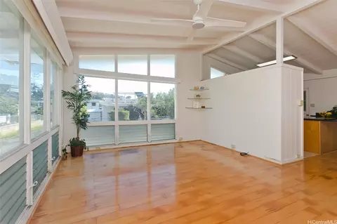 2428 Lanai St #A, Honolulu, HI 96817