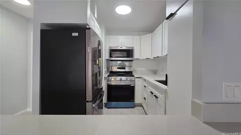 2465 Kuhio Ave #706, Honolulu, HI 96815
