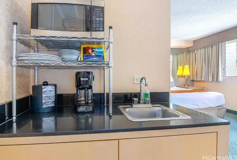 444 Kanekapolei St #1407, Honolulu, HI 96815
