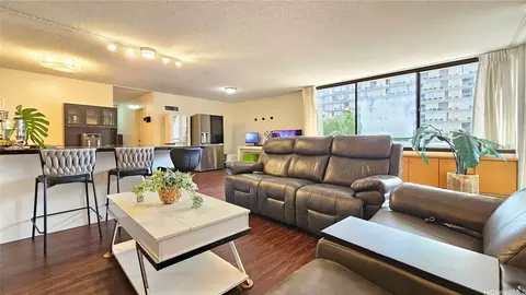 2215 Aloha Dr #DH405, Honolulu, HI 96815