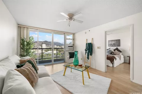 215 N King St #1206, Honolulu, HI 96817