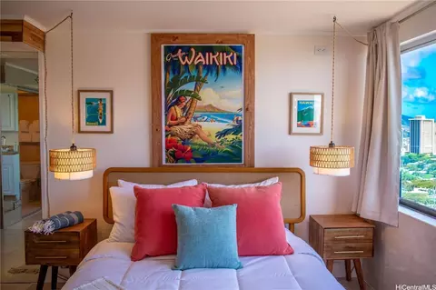 444 Niu St #1607, Honolulu, HI 96815