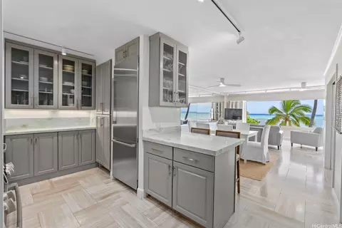 2895 Kalakaua Ave #104, Honolulu, HI 96815