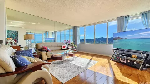2600 Pualani Way #3001, Honolulu, HI 96815