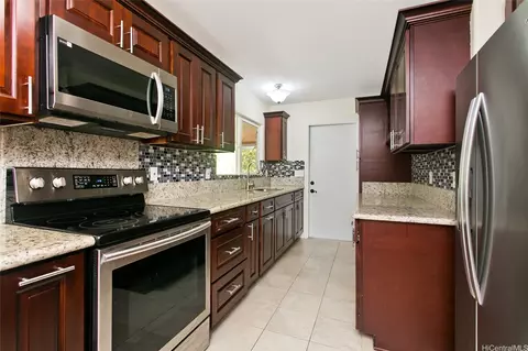 1740 Kamohoalii St, Honolulu, HI 96819