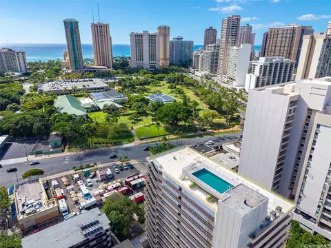 419 Keoniana St #305, Honolulu, HI 96815