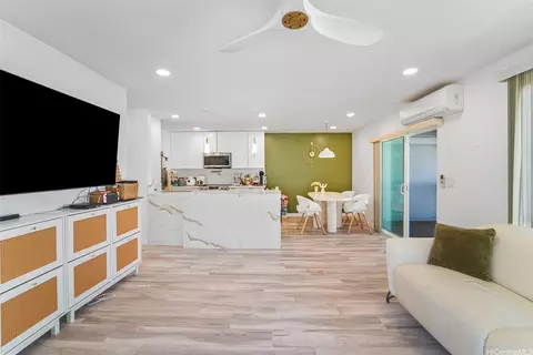 94-828 Lumiauau St #M204, Waipahu, HI 96797