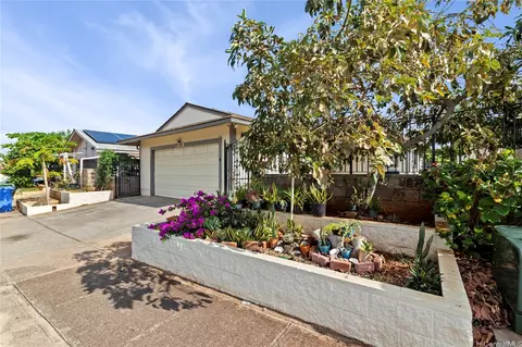 94-815 Kaaka St, Waipahu, HI 96797