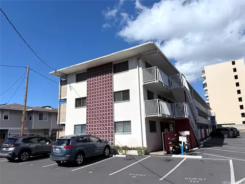 1426 Keeaumoku St #B16, Honolulu, HI 96822