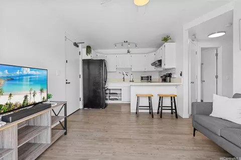 1432 Keeaumoku St #201, Honolulu, HI 96822