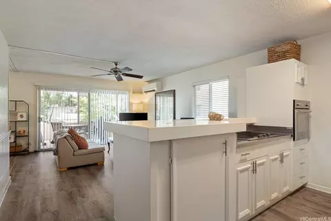 411 Kaiolu St #302, Honolulu, HI 96815
