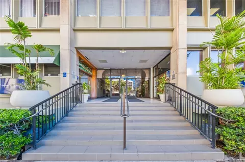 747 Amana St #1405, Honolulu, HI 96814