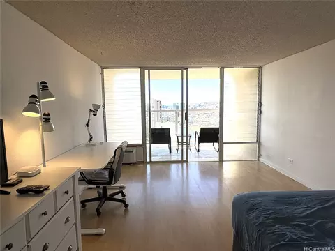 445 Seaside Ave #4104, Honolulu, HI 96815