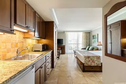 2045 Kalakaua Ave #1004, Honolulu, HI 96815