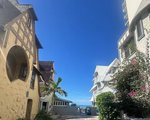 3023 Kalakaua Ave #A, Honolulu, HI 96815