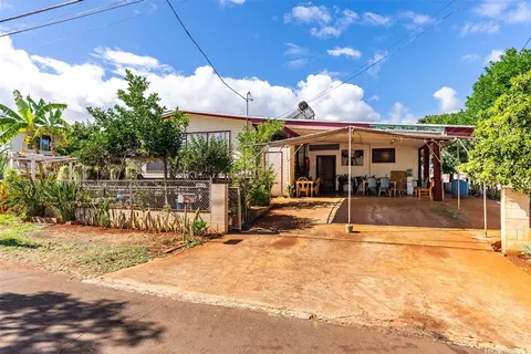 94-1334 Henokea St, Waipahu, HI 96797