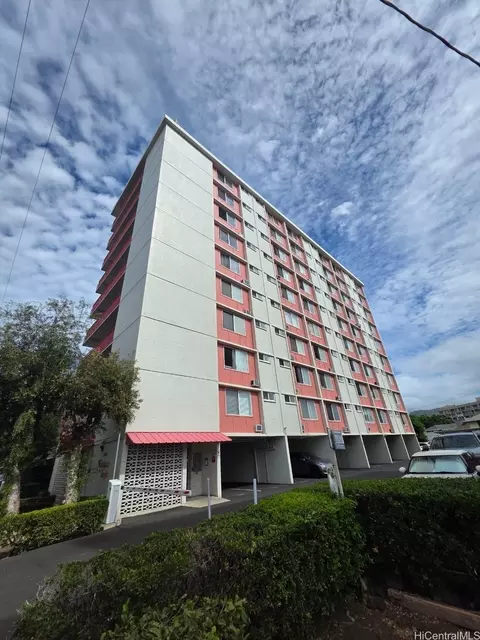 1670 Kalakaua Ave #404, Honolulu, HI 96826