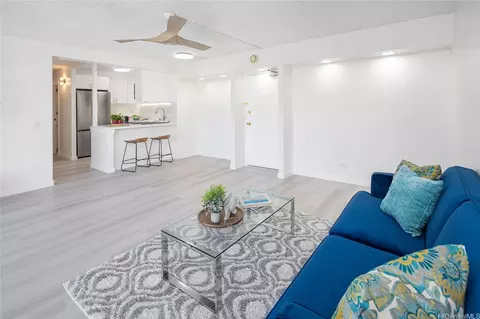 430 Keoniana St #703, Honolulu, HI 96815