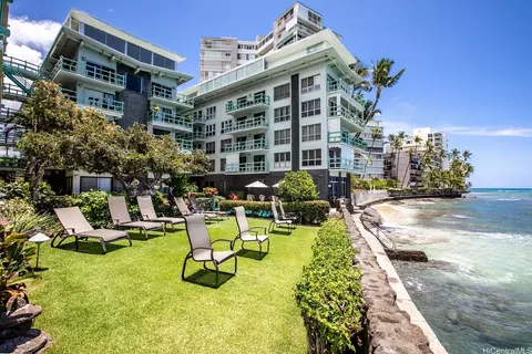 2957 Kalakaua Ave #102, Honolulu, HI 96815