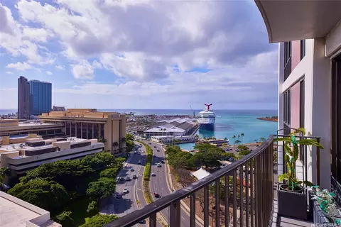 700 Richards St #1708, Honolulu, HI 96813