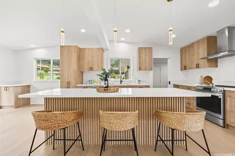 3489 Manoa Rd, Honolulu, HI 96822