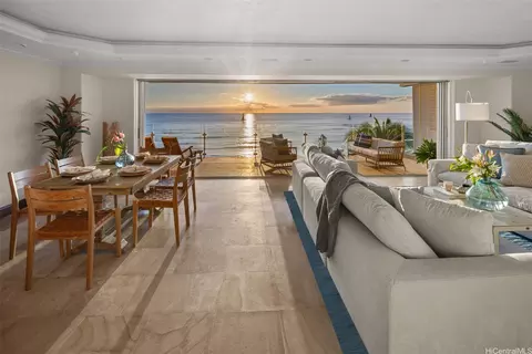 3019 Kalakaua Ave #6, Honolulu, HI 96815