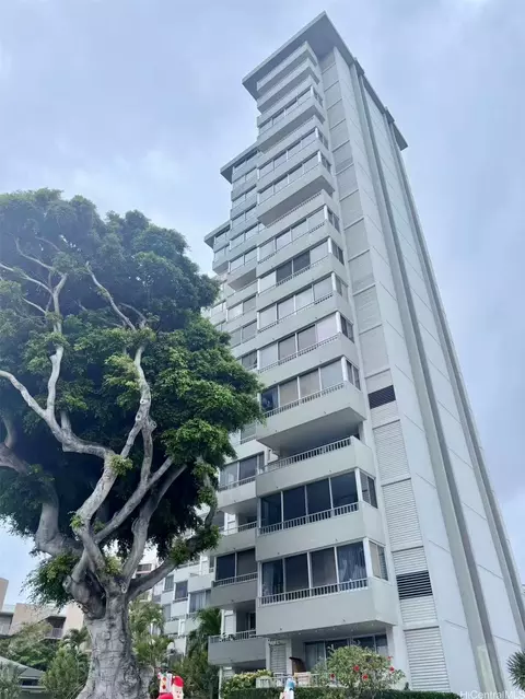 1400 Pensacola St #703, Honolulu, HI 96822