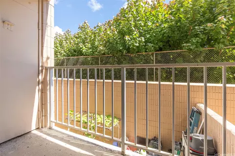 1720 Huna St #B206, Honolulu, HI 96817