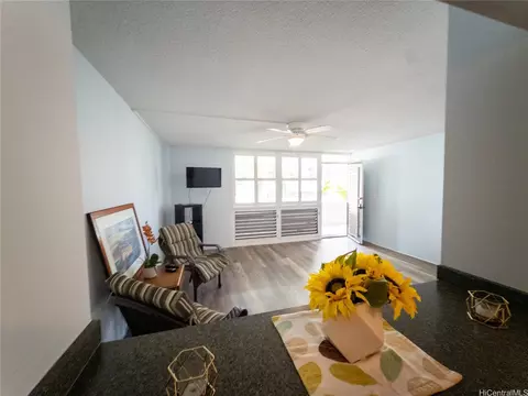 425 Ena Rd #706B, Honolulu, HI 96815