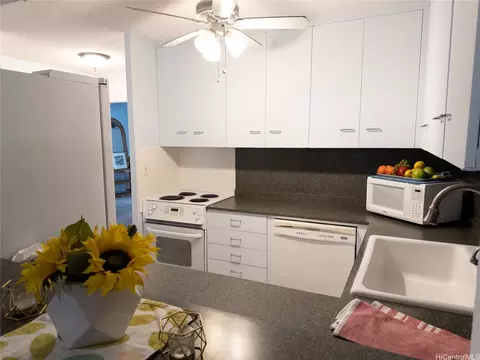 425 Ena Rd #706B, Honolulu, HI 96815