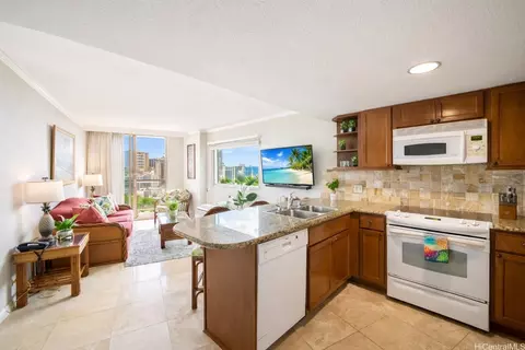 2045 Kalakaua Ave #1007, Honolulu, HI 96815