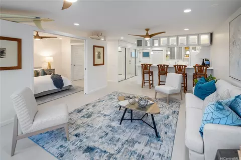 2895 Kalakaua Ave #209, Honolulu, HI 96815
